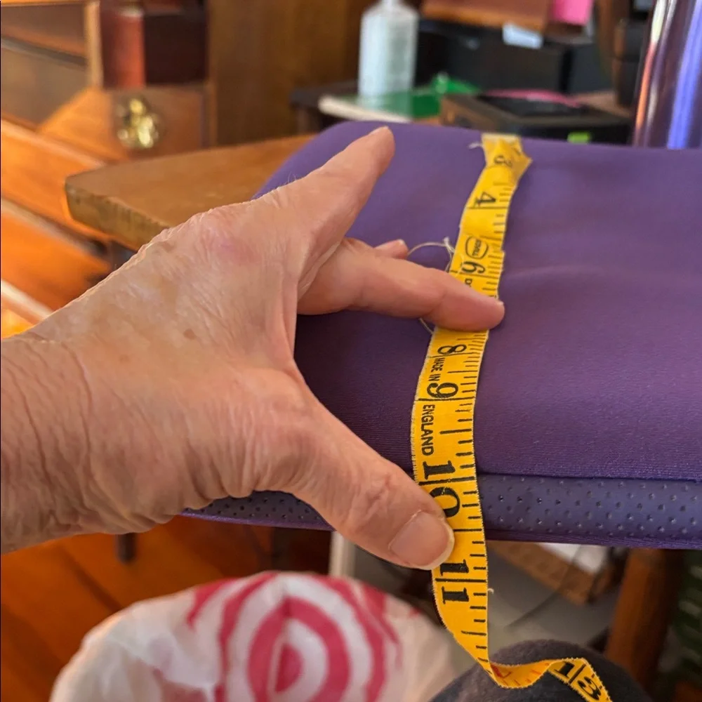 Incase Women's iPad Padded Zippered Bag in Purple